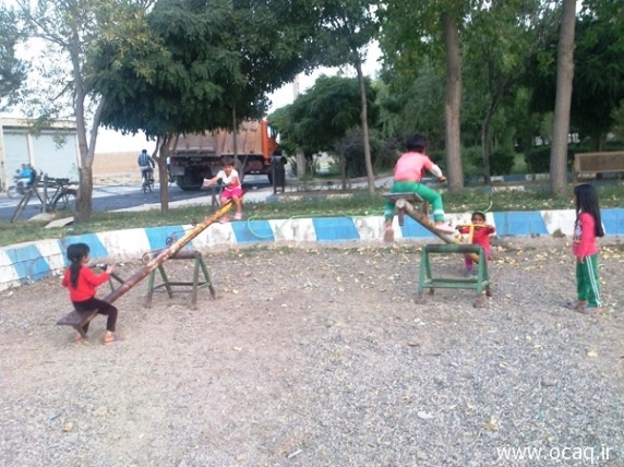 وضعیت نامناسب محل بازی کودکان در پارک چهاربرج